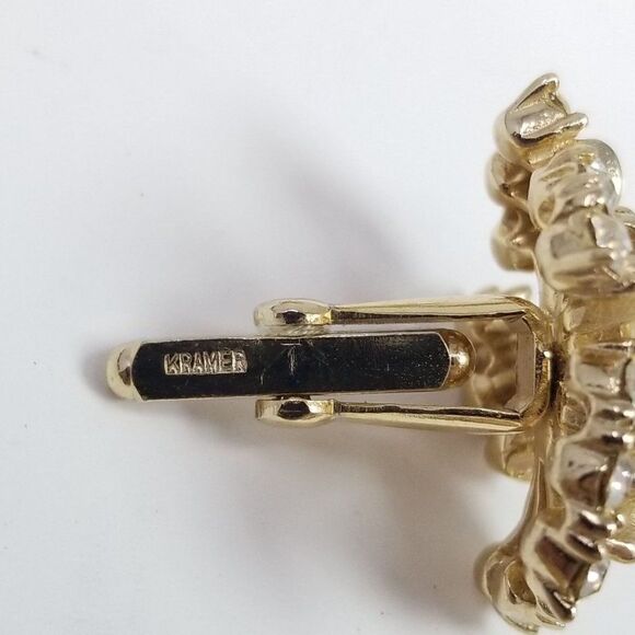 Vintage Kramer Floral Shape Cufflinks, Faux Pearl Center, Gold Tone Estate - Picture 4 of 7